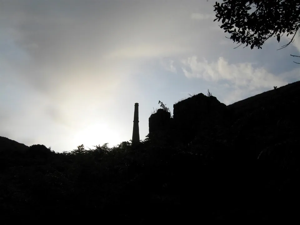 Day 5 dawn over kenidjack arsenic works 2